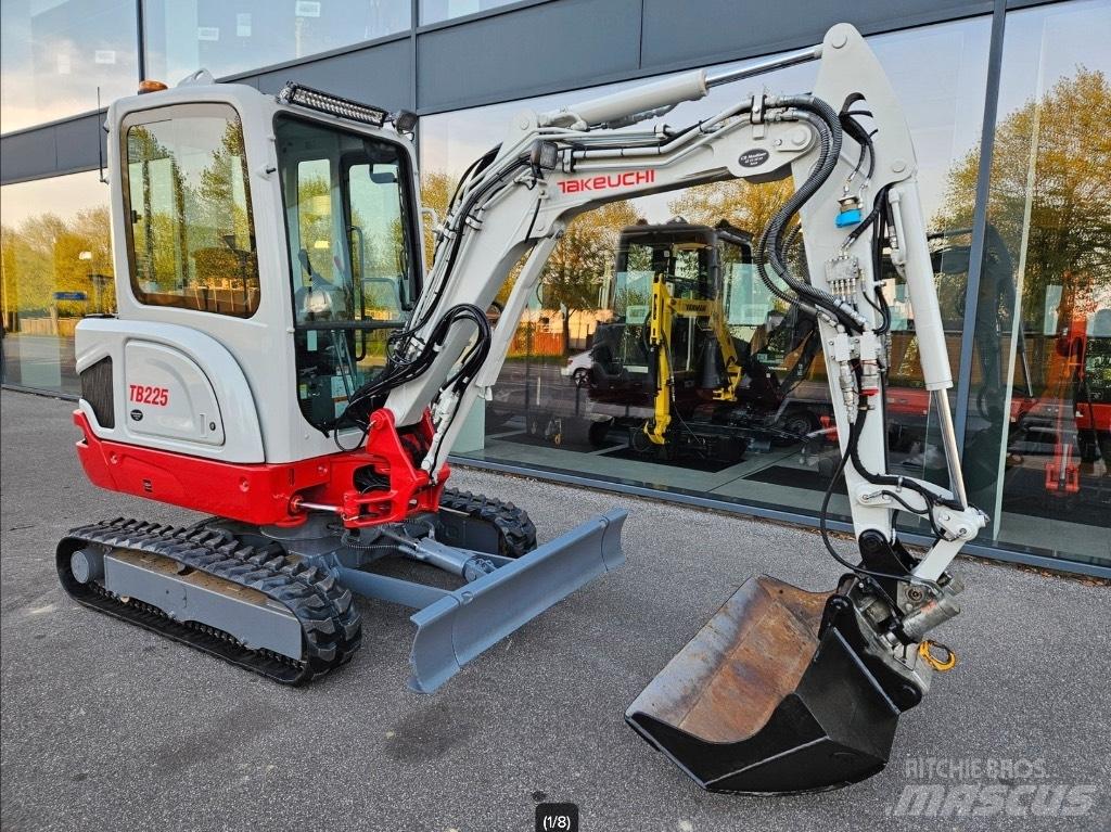 Takeuchi TB 225 Εκσκαφάκι (διαβολάκι) < 7t