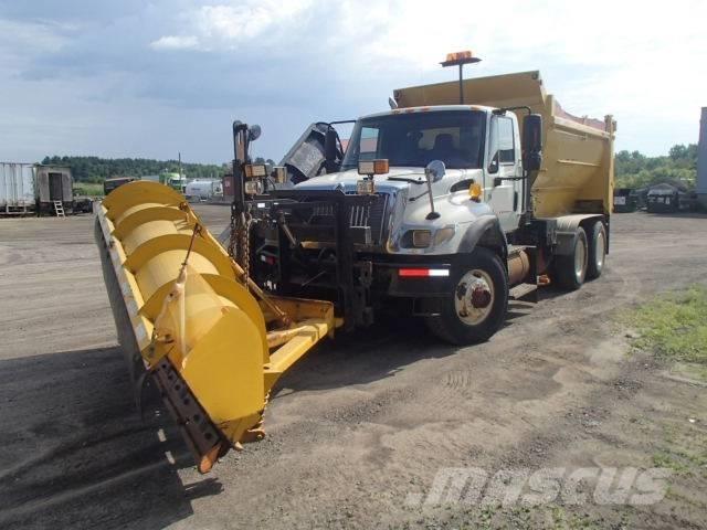 International 7400 Εκχιονιστήρες και χιονοδιώχτες