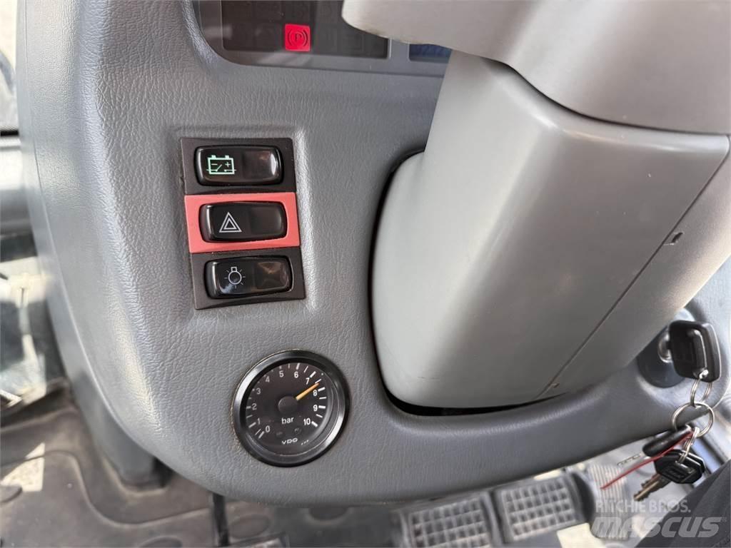 Valtra T203 Τρακτέρ
