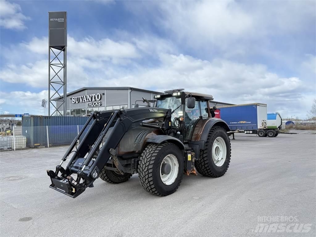Valtra T203 Τρακτέρ