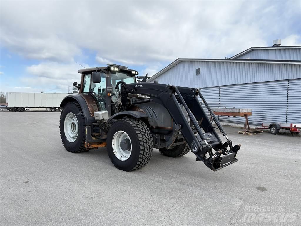 Valtra T203 Τρακτέρ