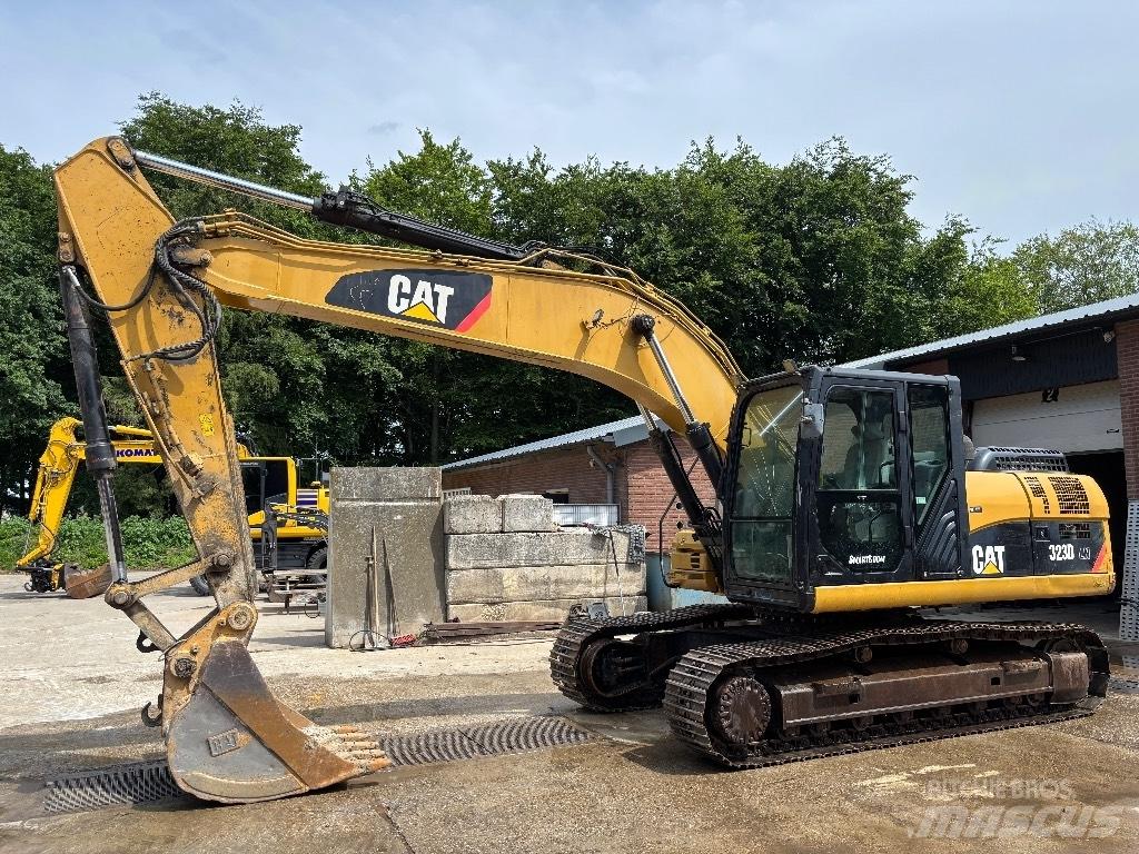 CAT 323 D LN Εκσκαφείς με ερπύστριες