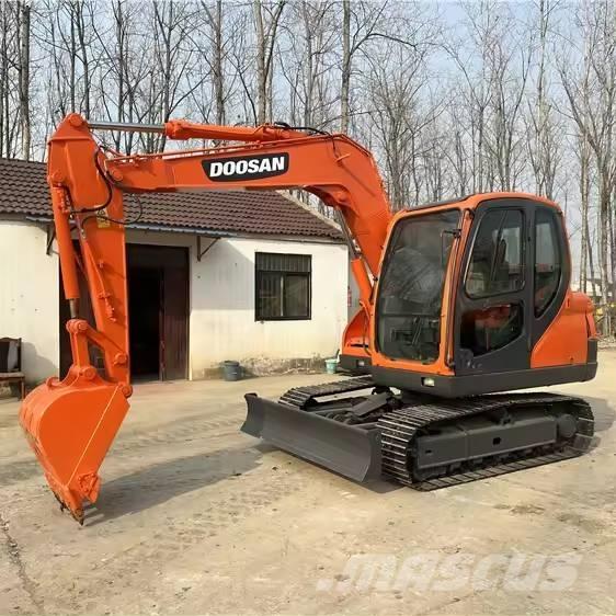 Doosan DX75 Εκσκαφείς με ερπύστριες