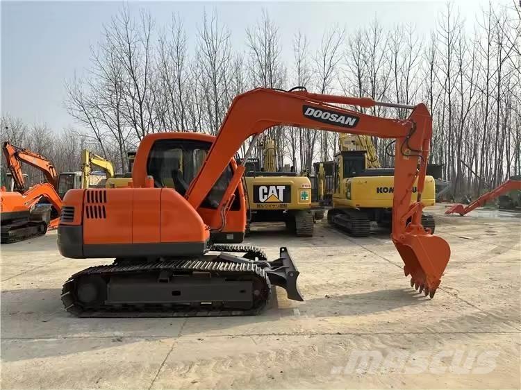 Doosan DX75 Εκσκαφείς με ερπύστριες