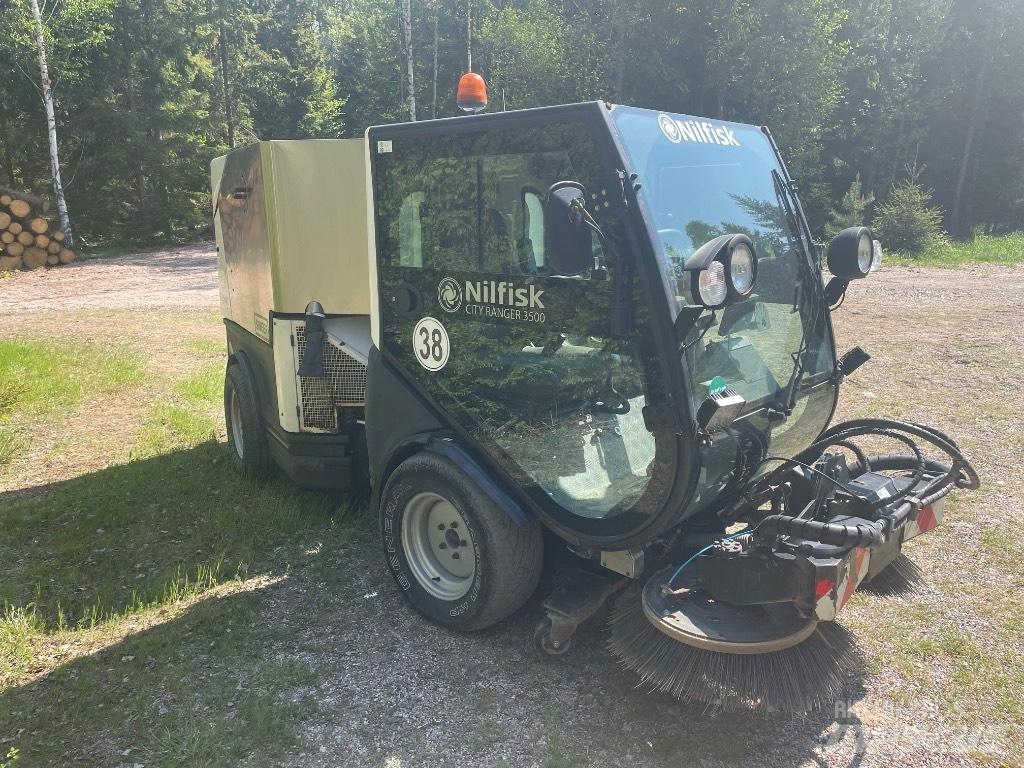 Nilfisk CR3500 Σκούπες
