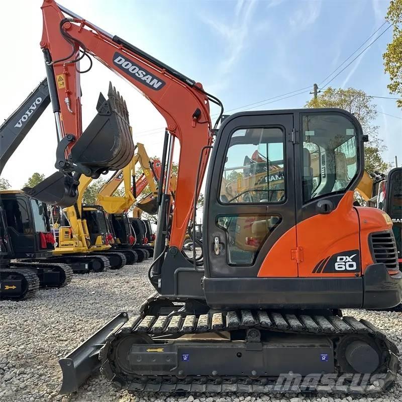 Doosan DX 60 Εκσκαφείς με ερπύστριες