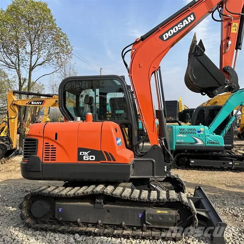Doosan DX 60 Εκσκαφείς με ερπύστριες