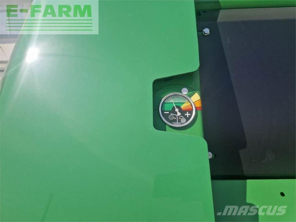 John Deere V451M Πρέσες τετράγωνων δεμάτων