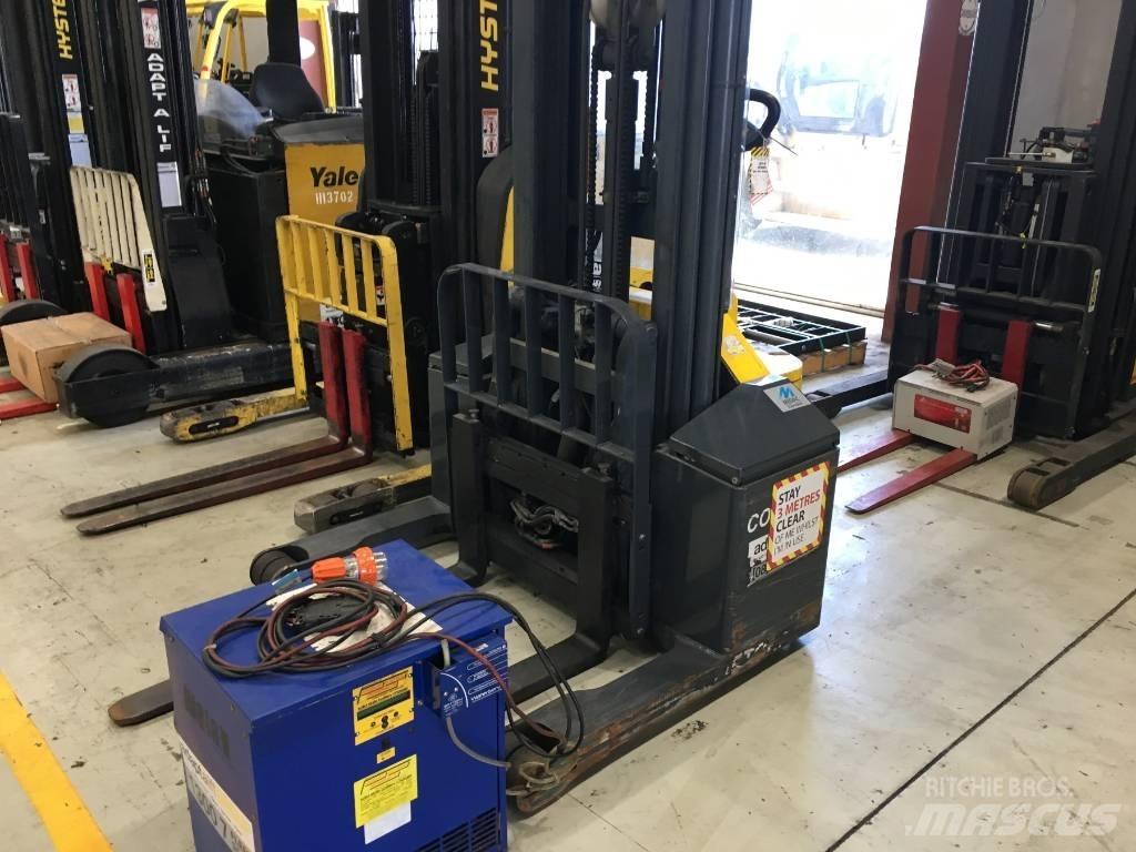 Combilift CombiWR Παλετοφόρα πεζού χειριστή με ιστό