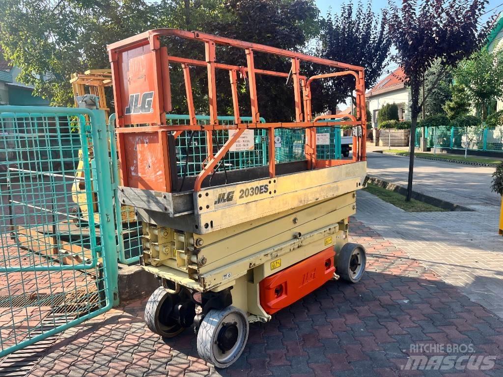 JLG 2030ES     V-3450 Ανυψωτήρες με κατακόρυφους πυλώνες