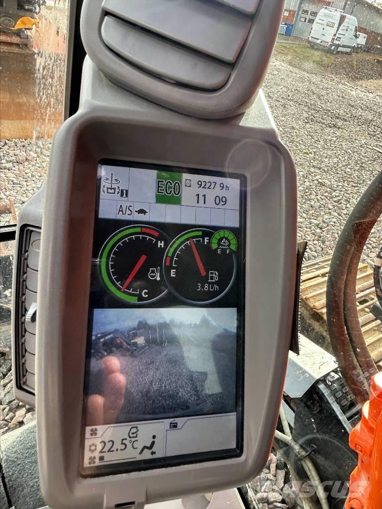 Hitachi ZX225USBL-6 Εκσκαφείς με ερπύστριες