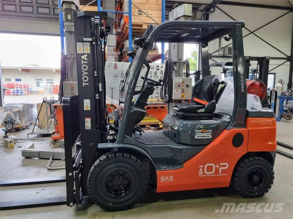 Toyota 02-8FGF25 Περονοφόρα ανυψωτικά κλαρκ με φυσικό αέριο LPG