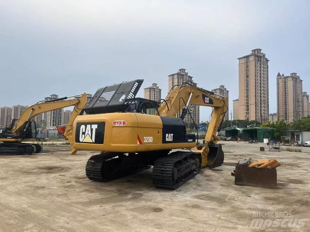 CAT 325D Εκσκαφείς με ερπύστριες