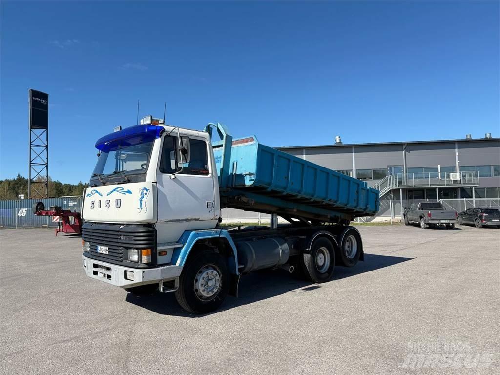 Sisu SM300 6x2 Φορτηγά με γερανό & γάτζο