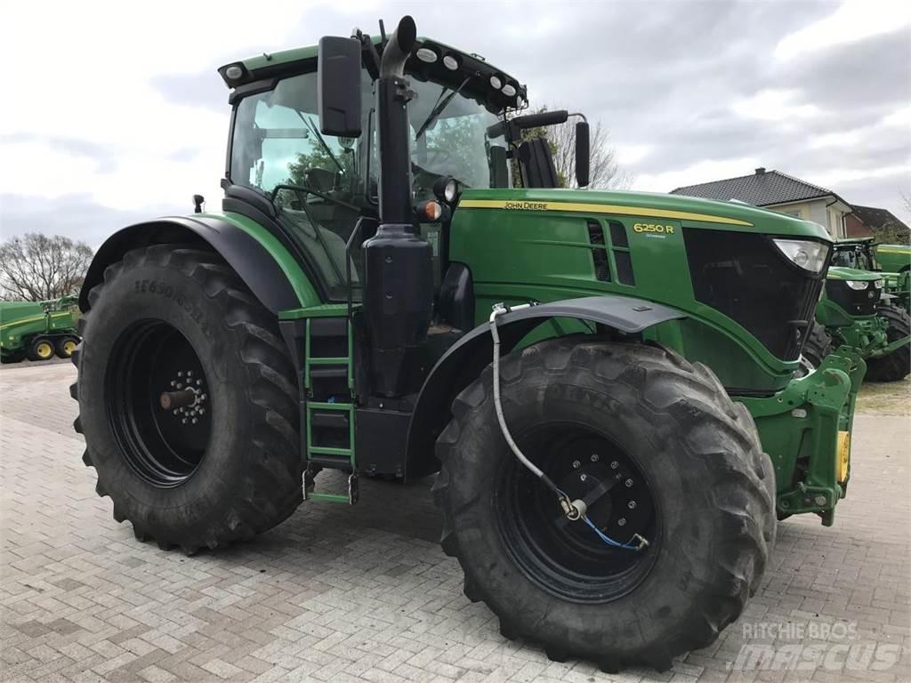 John Deere 6250R Τρακτέρ