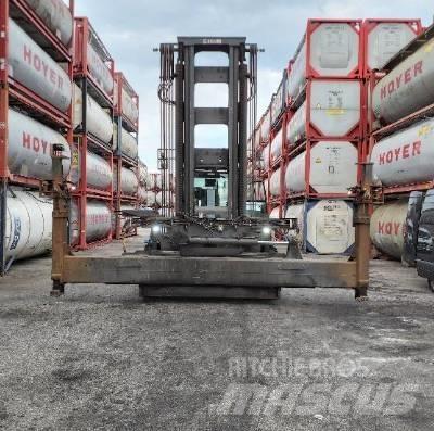Kalmar DCG1700-12, Μηχανές χειρισμού εμπορευματοκιβωτίων