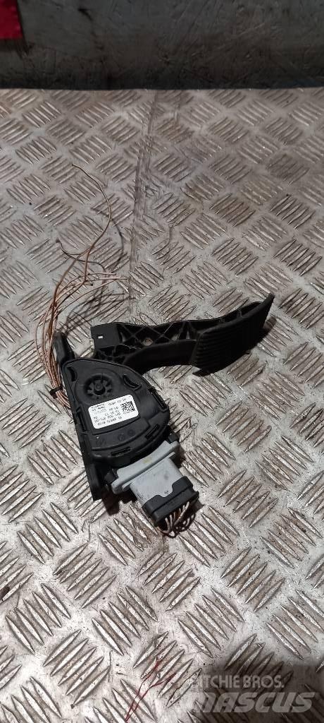 MAN TGX    81259706103 Καμπίνες και εσωτερικό