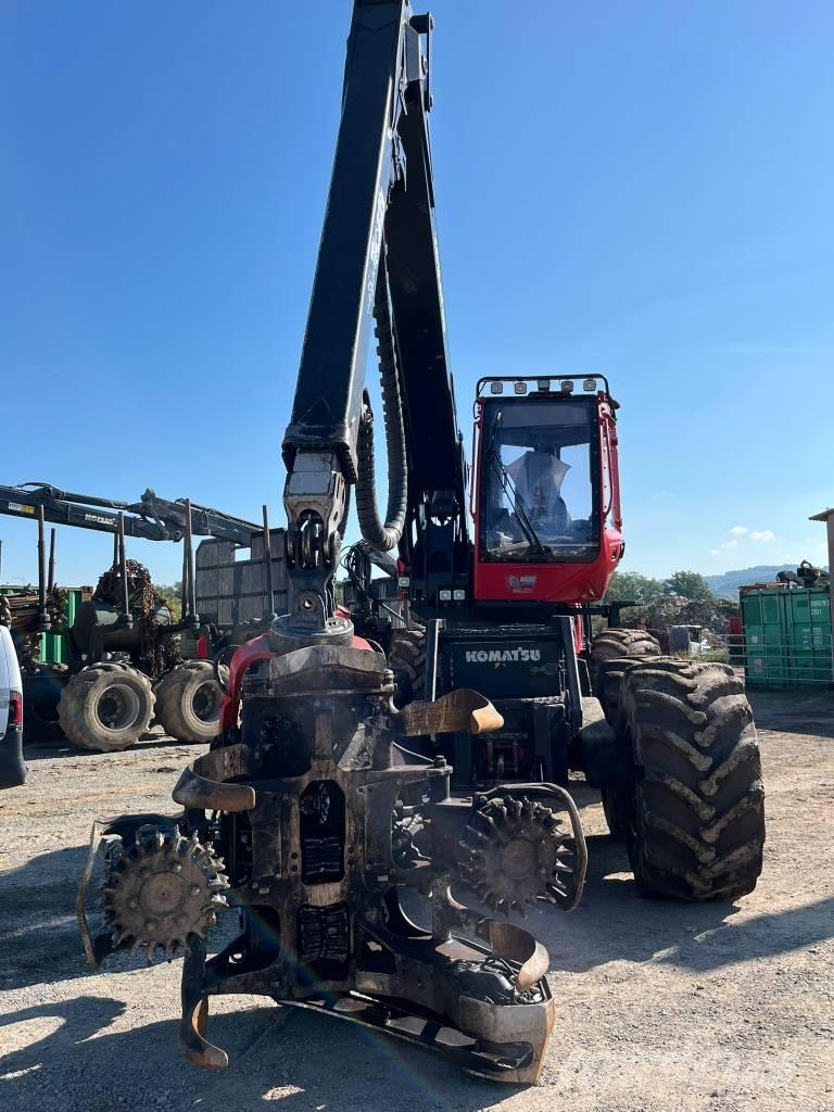 Komatsu 951 Θεριζοαλωνιστικές μηχανές