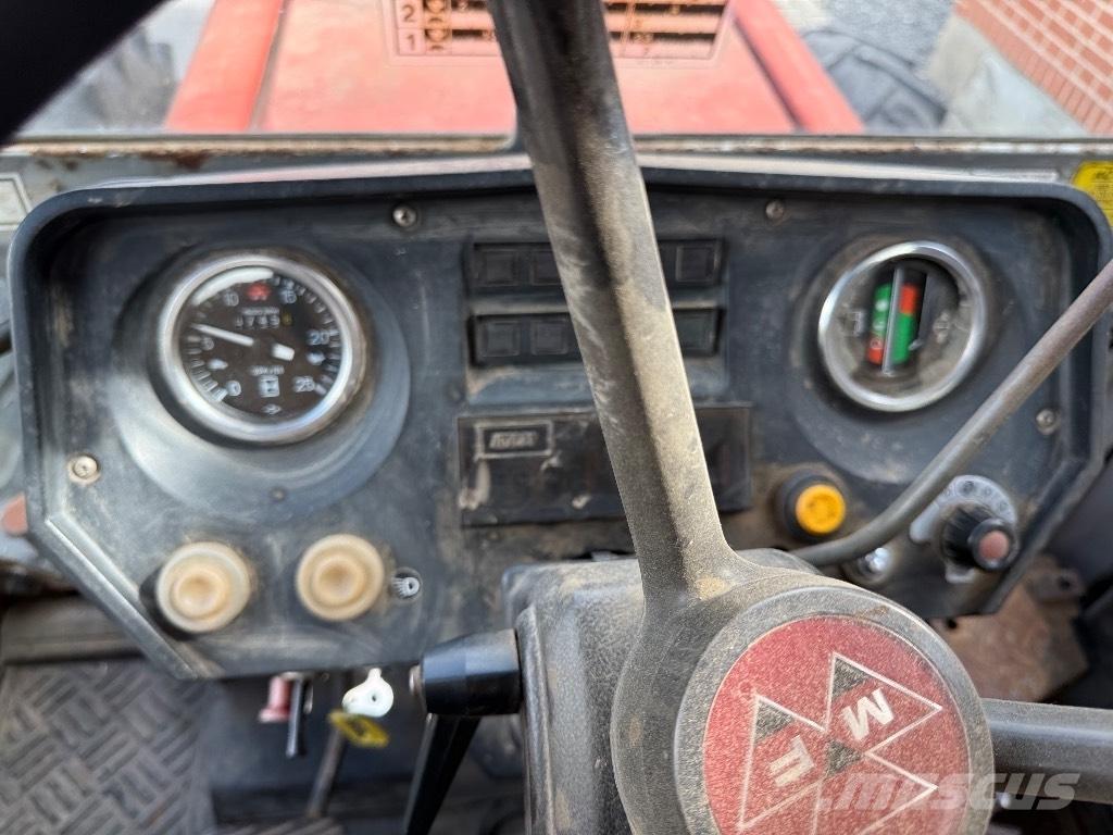 Massey Ferguson 699 Τρακτέρ