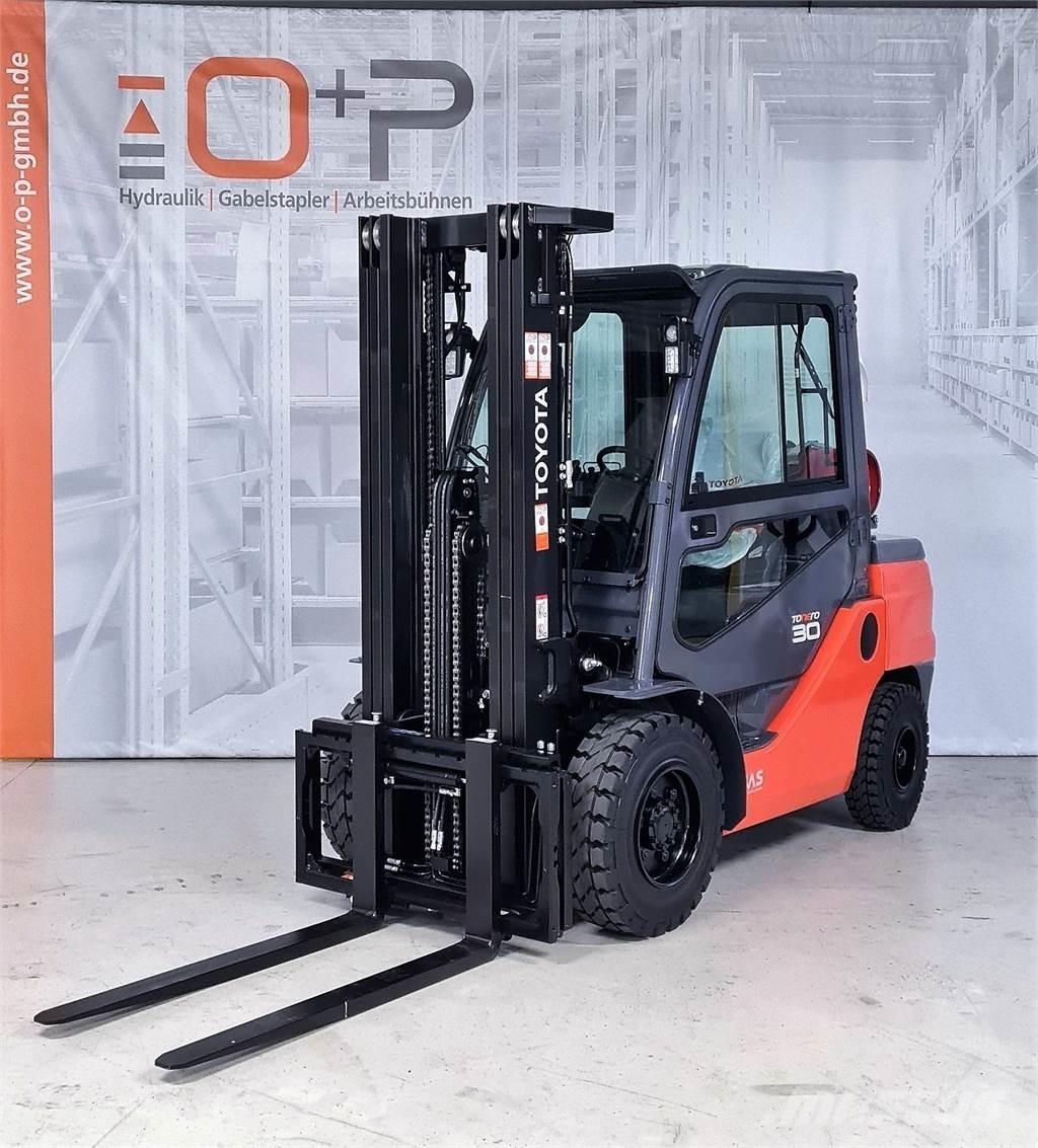 Toyota 02-8FGF30 Περονοφόρα ανυψωτικά κλαρκ με φυσικό αέριο LPG