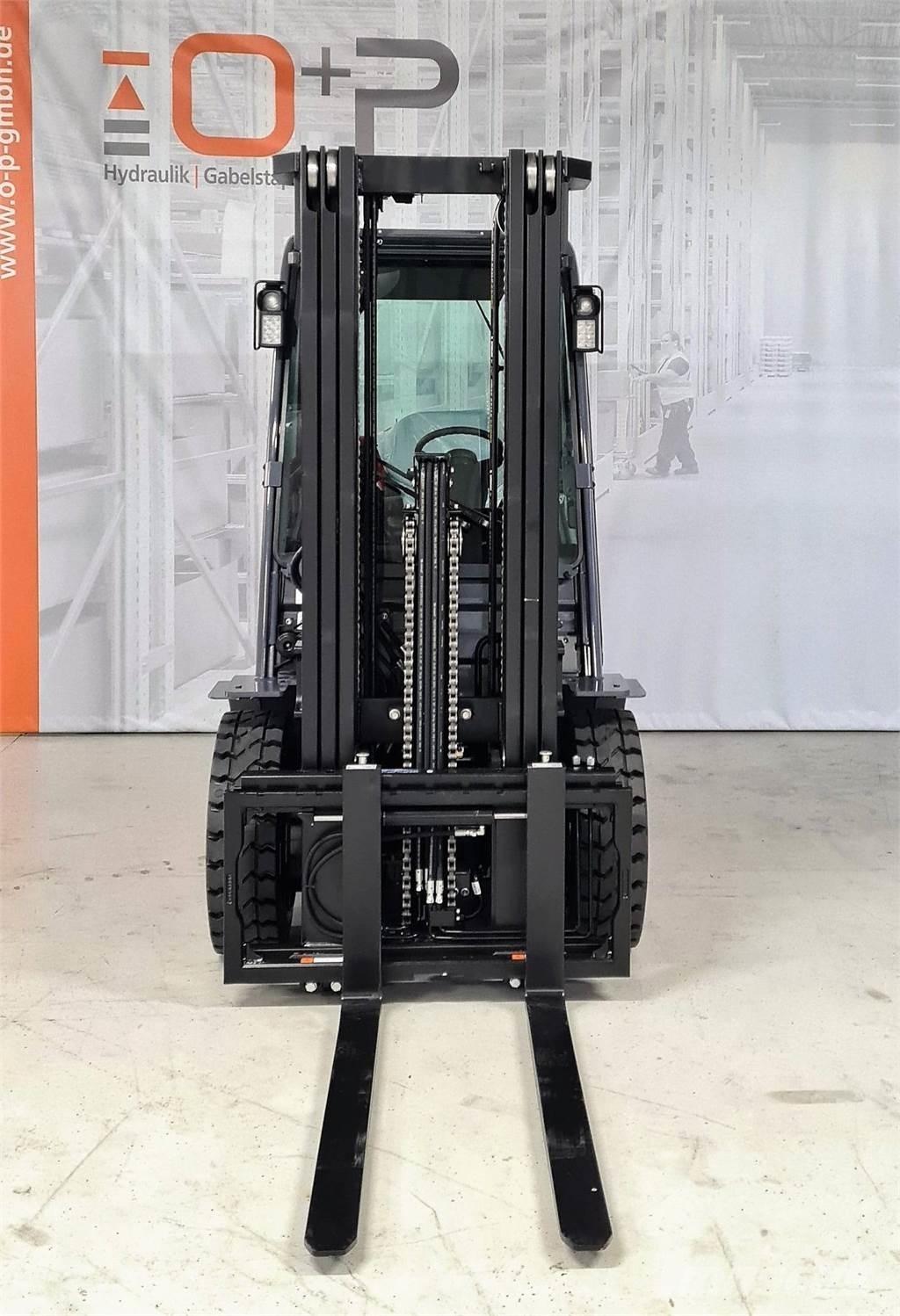 Toyota 02-8FGF30 Περονοφόρα ανυψωτικά κλαρκ με φυσικό αέριο LPG