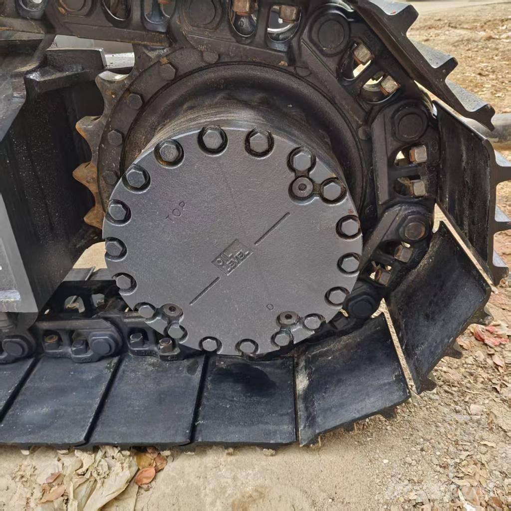 Komatsu PC 200 Εκσκαφείς με ερπύστριες