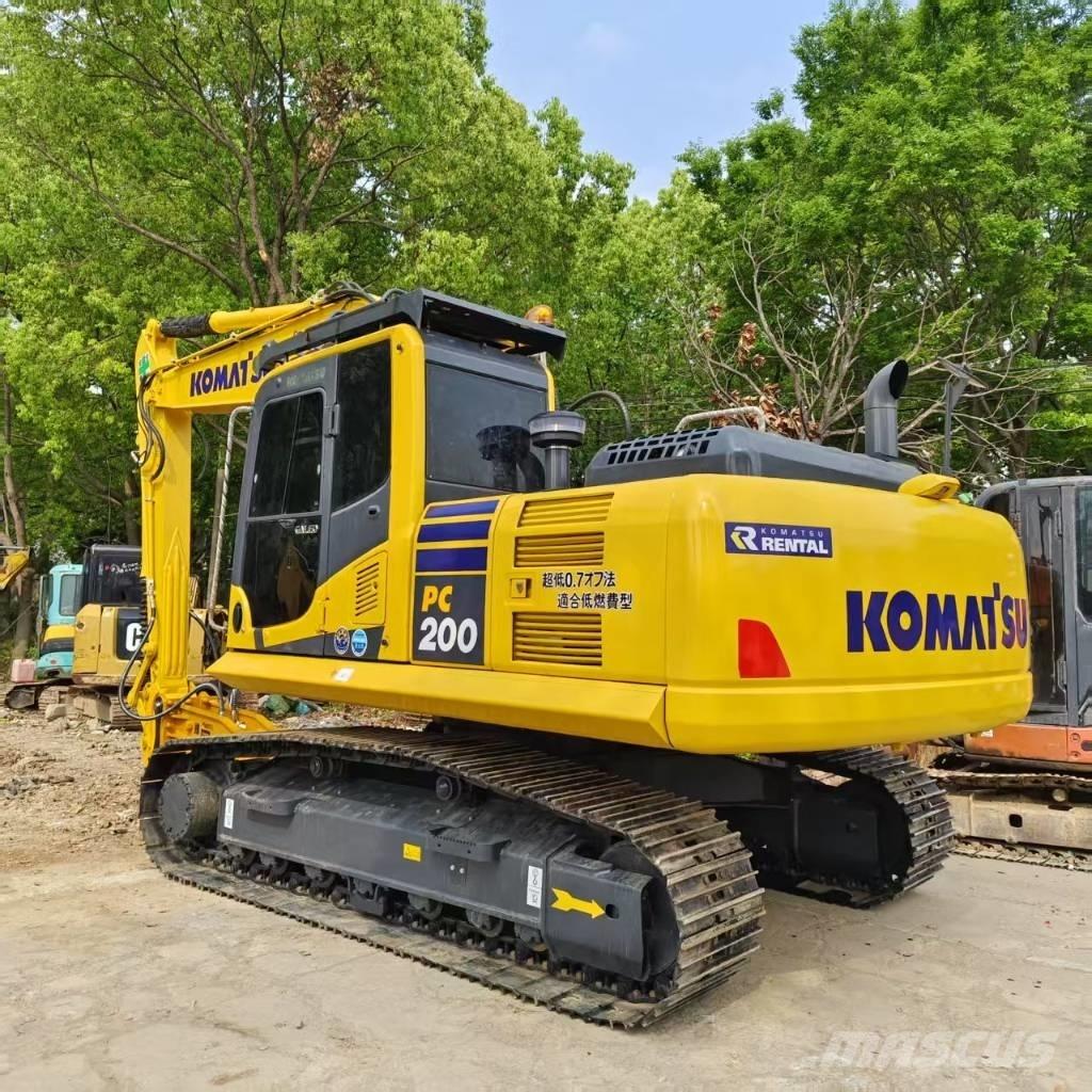 Komatsu PC 200 Εκσκαφείς με ερπύστριες
