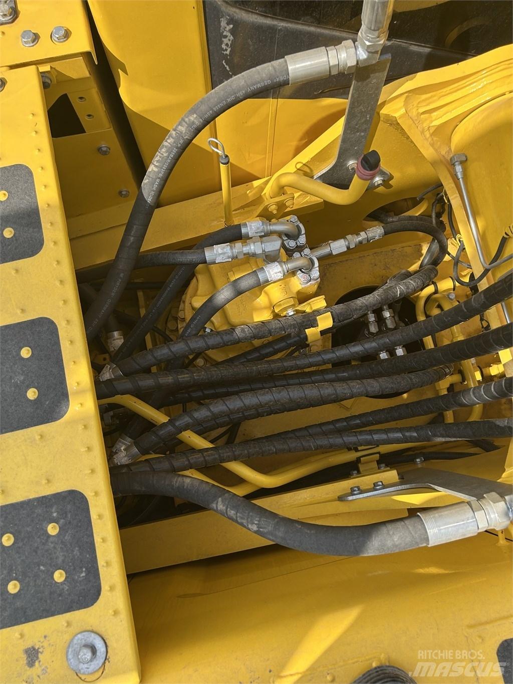 Komatsu PC 240 Εκσκαφείς με ερπύστριες