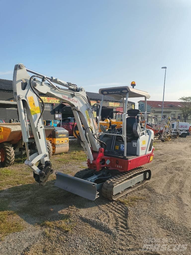 Takeuchi TB 225 Εκσκαφάκι (διαβολάκι) < 7t