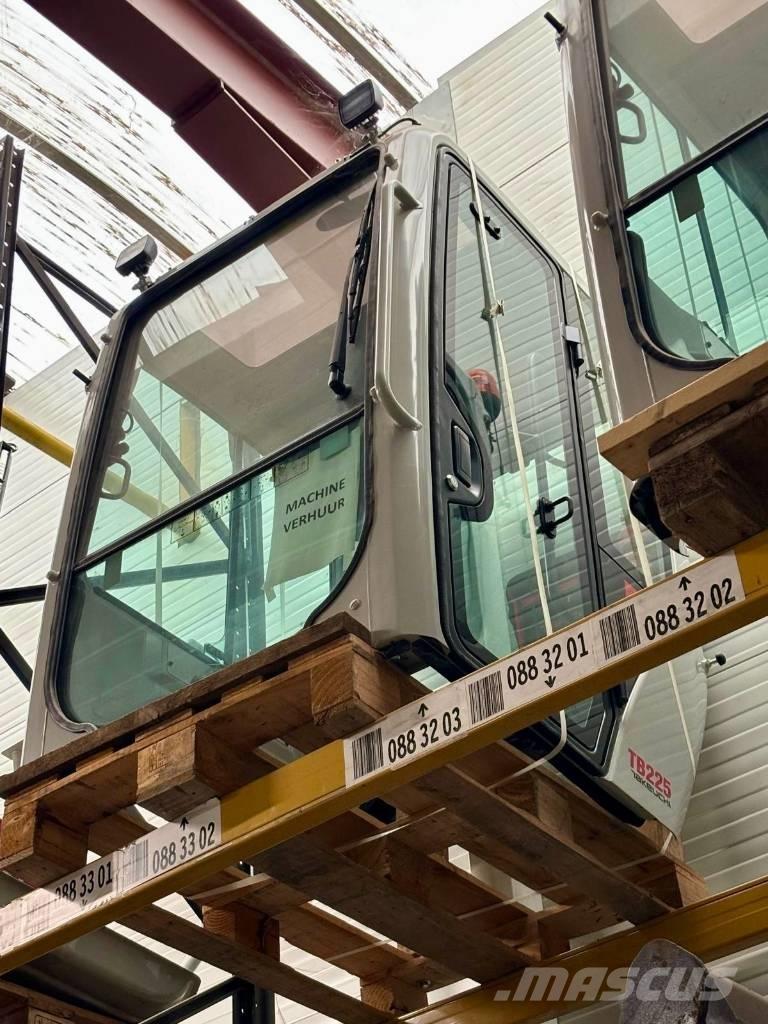 Takeuchi TB 225 Εκσκαφάκι (διαβολάκι) < 7t