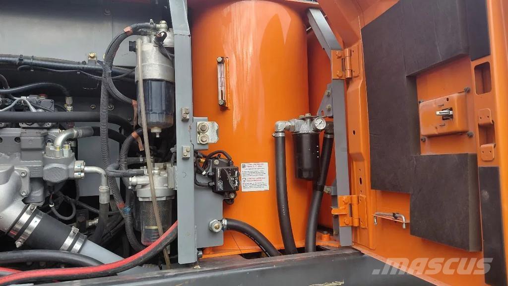 Hitachi ZX220W-5B Εκσκαφείς με τροχούς - λάστιχα