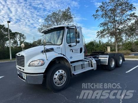 Freightliner M2 Τράκτορες