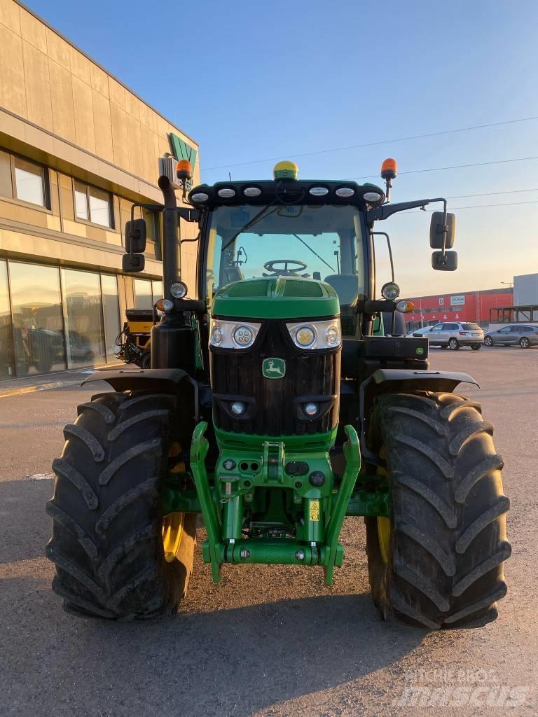 John Deere 6215 R Τρακτέρ