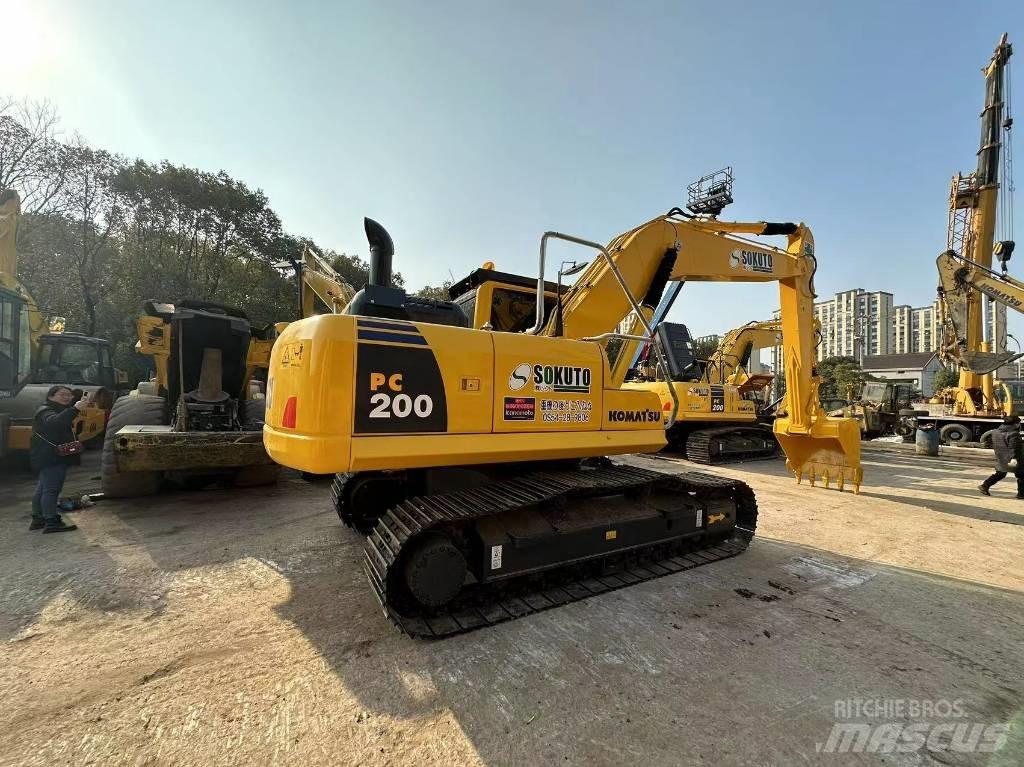 Komatsu PC 200 Εκσκαφείς με ερπύστριες