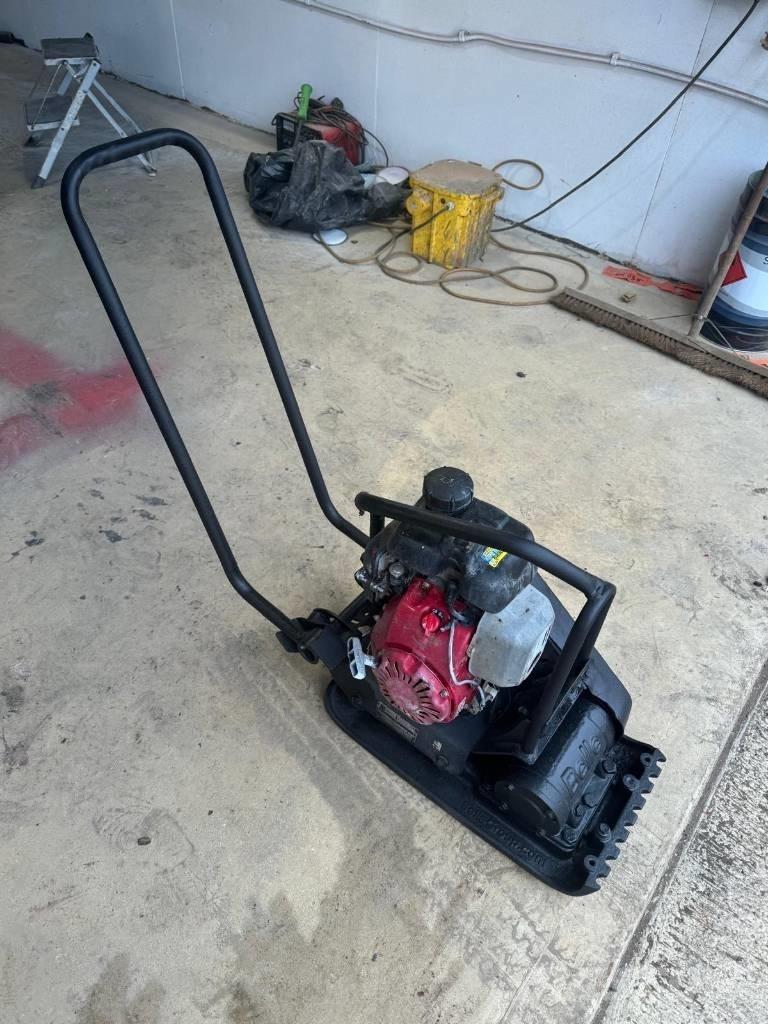 Belle LC3251 Επίπεδοι κόπανοι