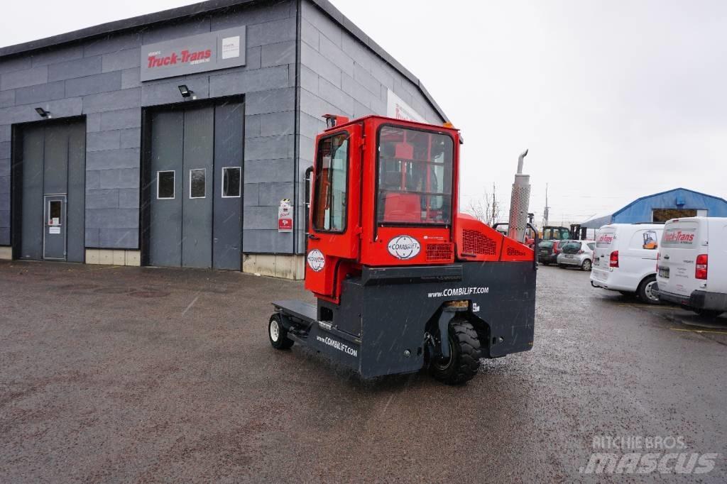 Combilift C4000 Ανυψωτικά στενών δρόμων 4 κατευθύνσεων