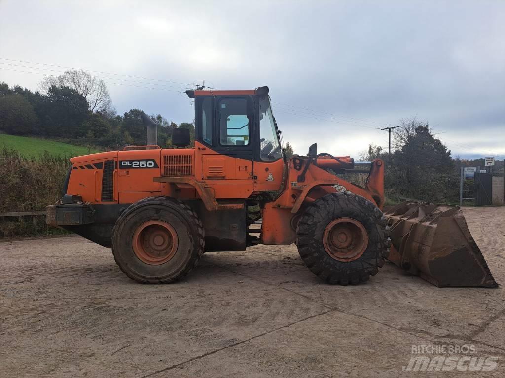 Doosan DL 250 Φορτωτές με λάστιχα (Τροχοφόροι)