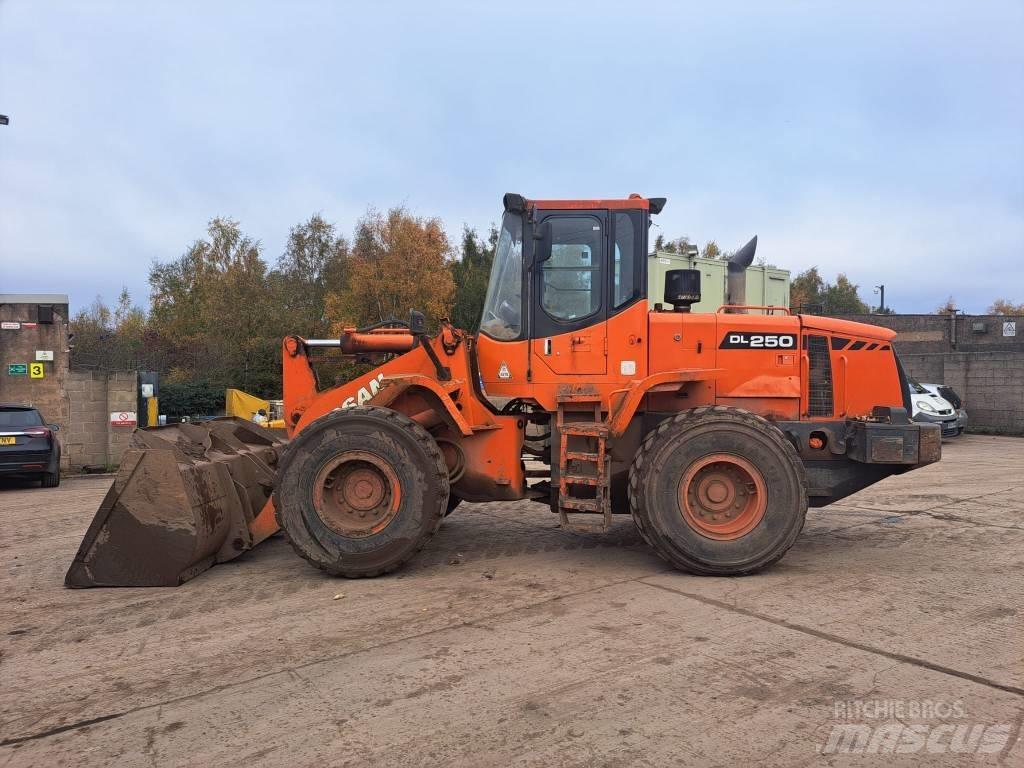 Doosan DL 250 Φορτωτές με λάστιχα (Τροχοφόροι)