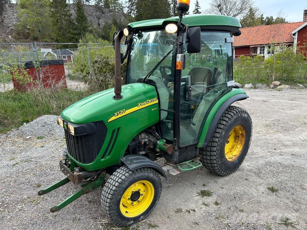John Deere 3720 Τρακτέρ