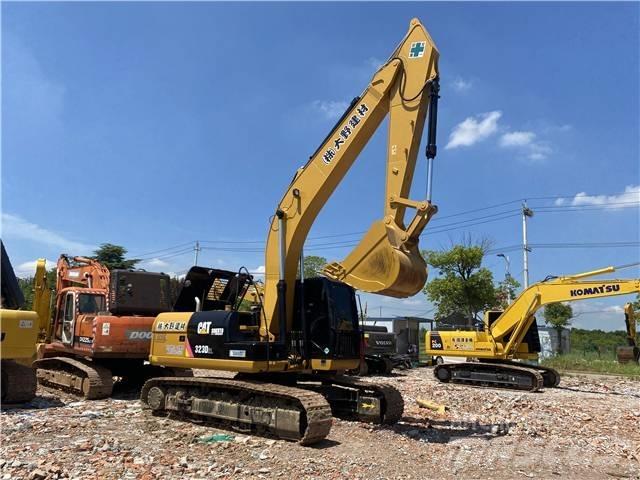 CAT 323D2L Εκσκαφείς με ερπύστριες