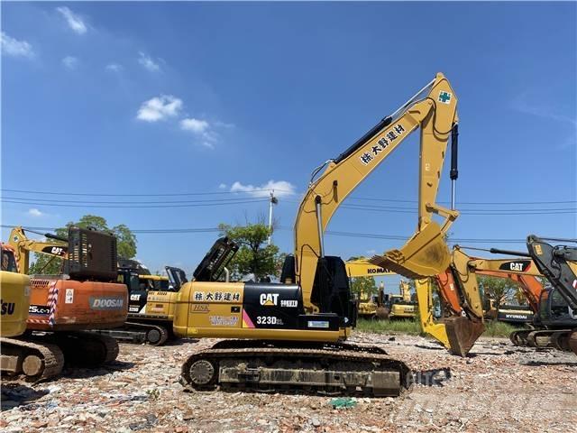 CAT 323D2L Εκσκαφείς με ερπύστριες