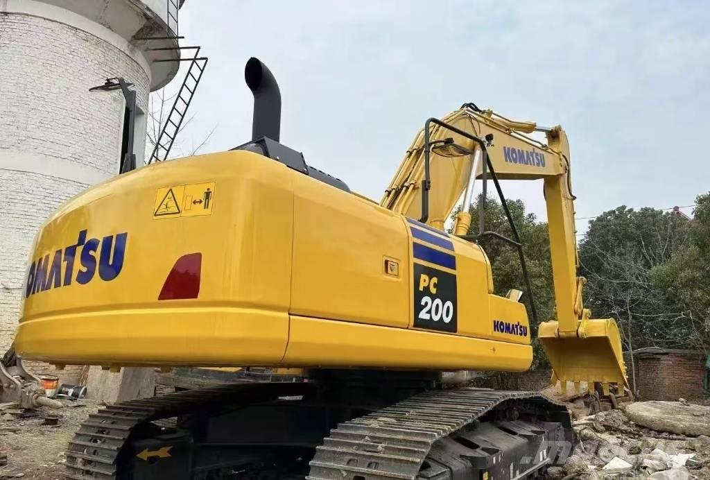 Komatsu PC 200-8 Εκσκαφείς με ερπύστριες