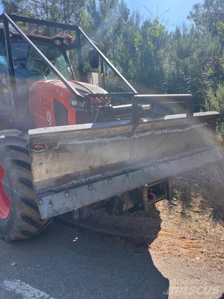 Kubota M 7153 Τρακτέρ δασοπονίας