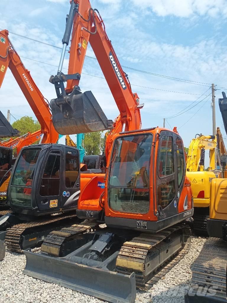 Doosan DX 75 Εκσκαφείς με ερπύστριες