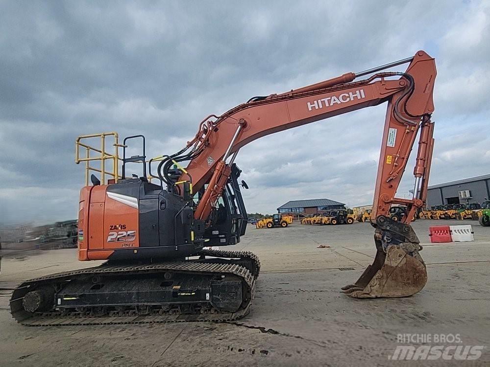 Hitachi ZX225USLC-7 Εκσκαφείς με ερπύστριες