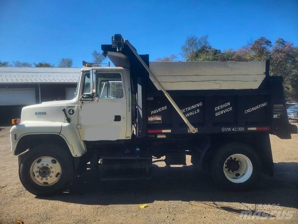 Ford L8000 Φορτηγά Ανατροπή