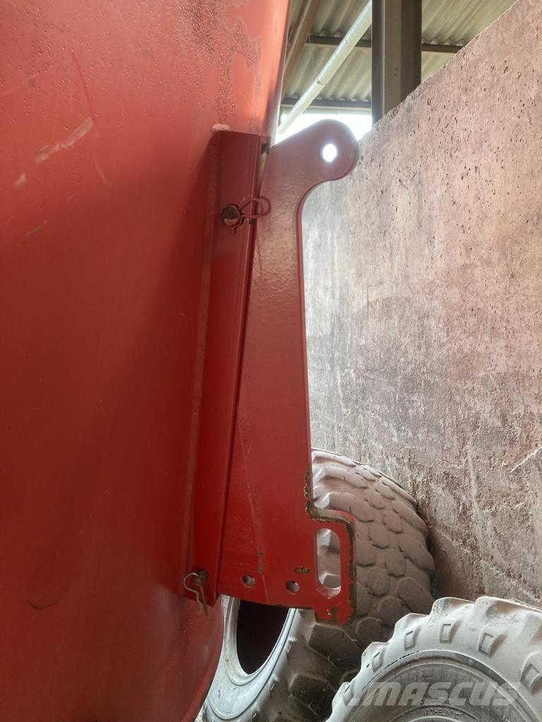 Trioliet AVM 24 Τροφοδότες