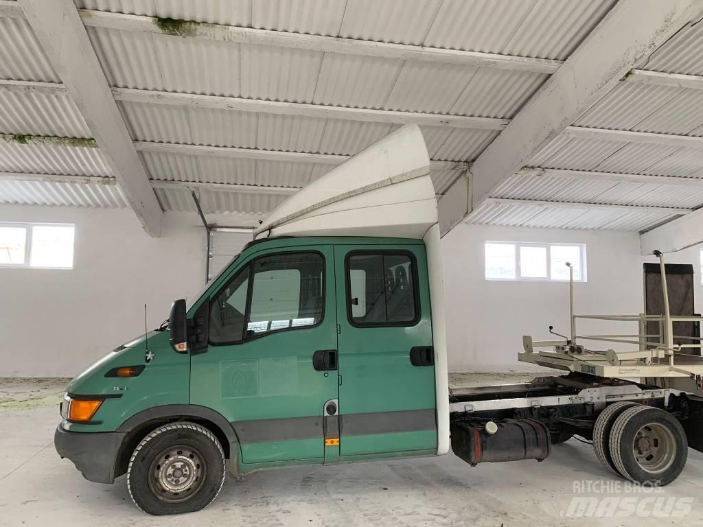 Iveco 3551 Κλούβες με συρόμενες πόρτες