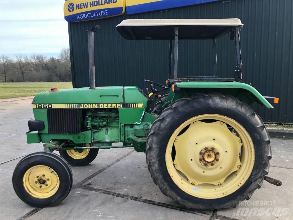 John Deere 1850 Τρακτέρ