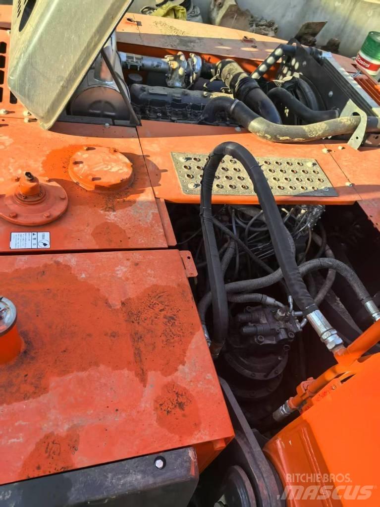 Hitachi ZX 240-3 Εκσκαφείς με ερπύστριες